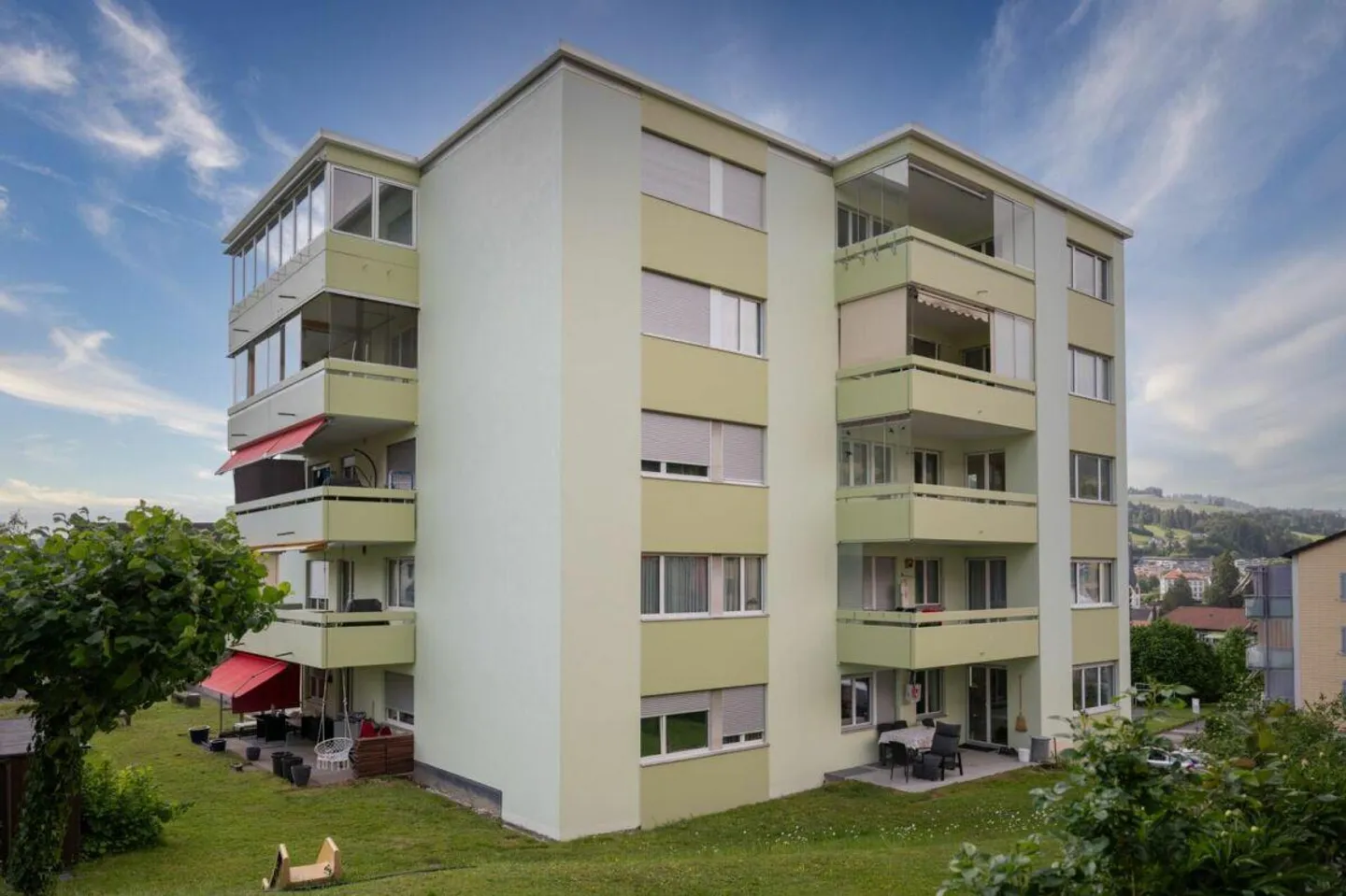 Modernes 3.5-Zimmer-Apartment - Foto 2 von 9