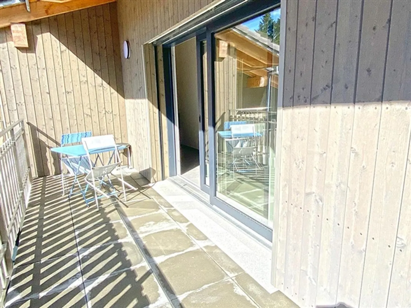 LES PACCOTS - CHARMANT APPARTEMENT - 2.5 PIECES - Photo 1 of 6