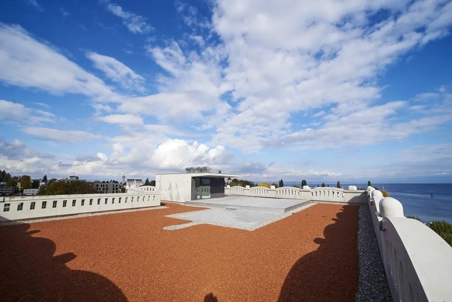 Appartement en loft avec vue sur le lac - Photo 1 sur 7