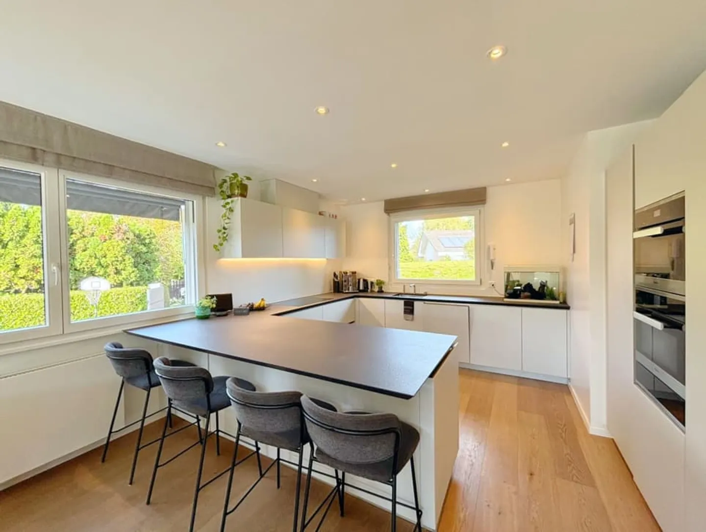 Magnificent villa 6p / 4 bedrooms + office / Garden with pool - Photo 2 of 7