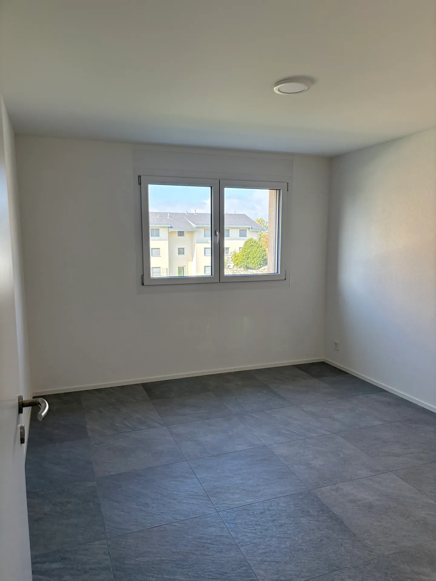 Apartment for rent - Photo 5 of 12