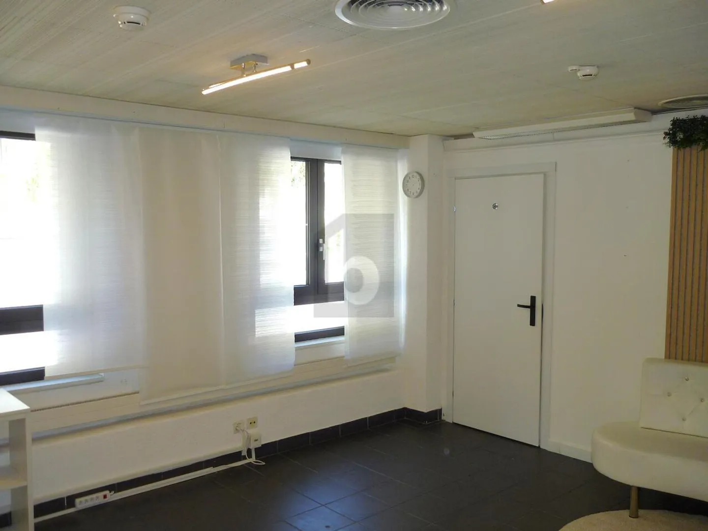 UFFICIO DI CURA E BENESSERE BEN SITUATO! - Foto 3 di 6