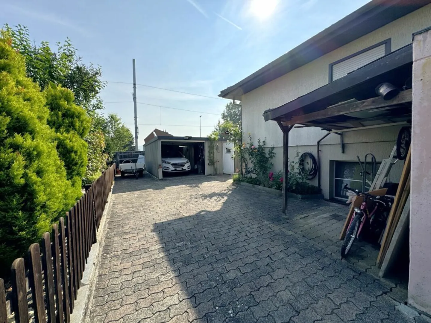 Miracolo di spazio con paradiso del giardino e molti posti auto - Foto 9 di 10