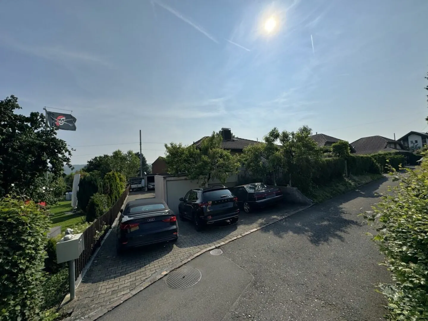 Miracolo di spazio con paradiso del giardino e molti posti auto - Foto 10 di 10