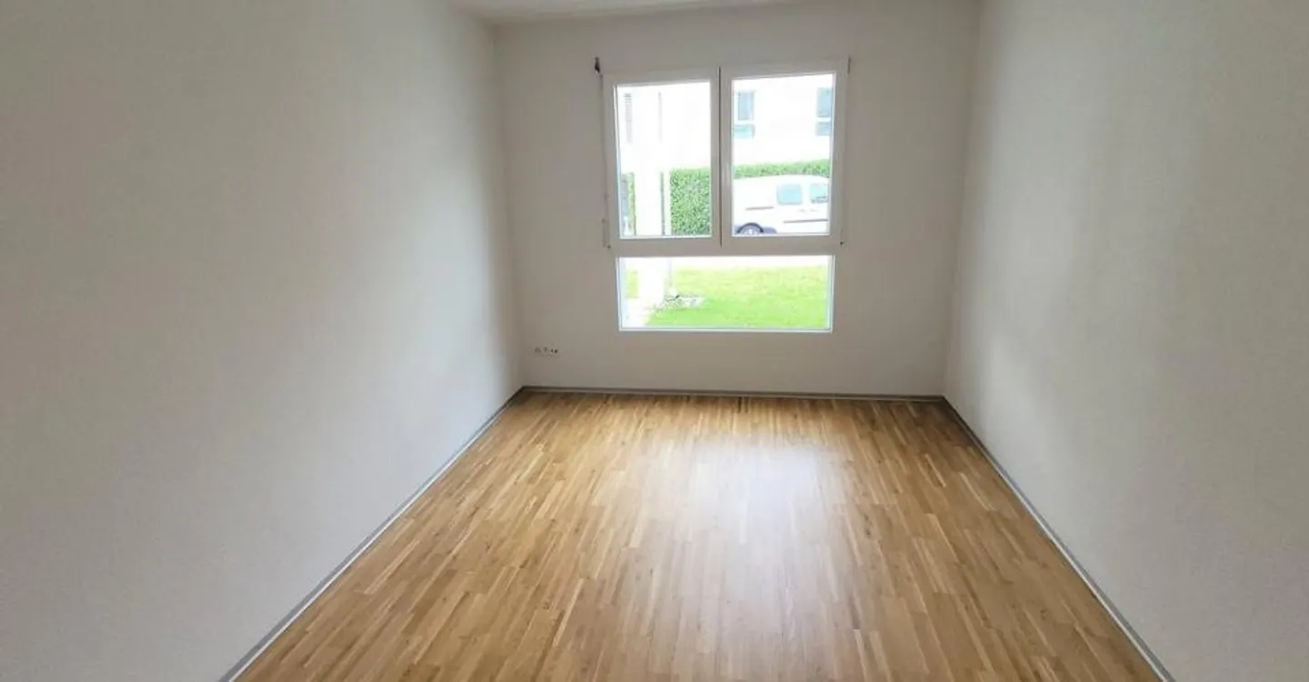 Living in a quiet and child-friendly location - Photo 3 of 7