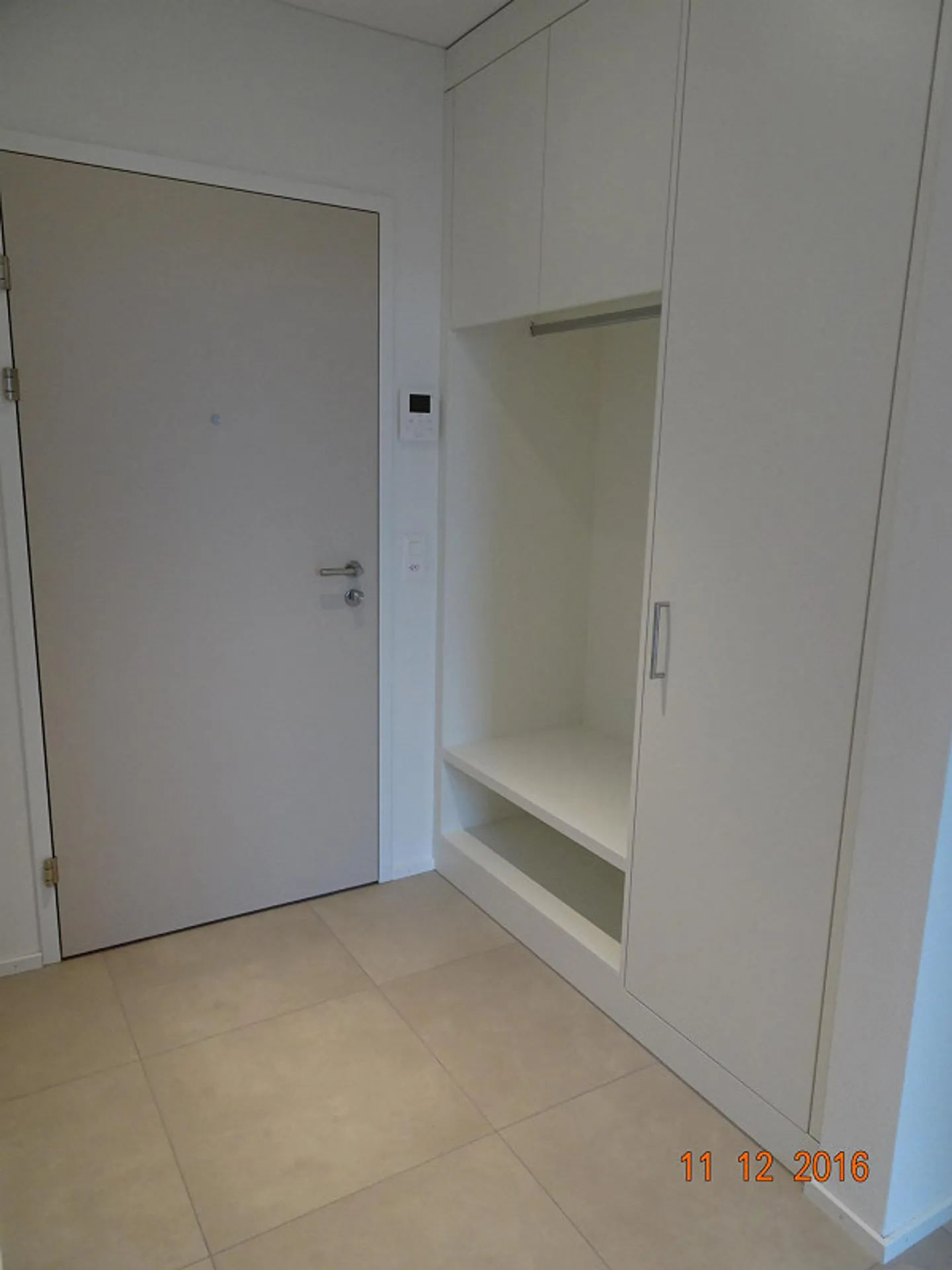 Spacious, Quiet 4 1/2 Room Apartment on the 1st Floor - Photo 4 of 13