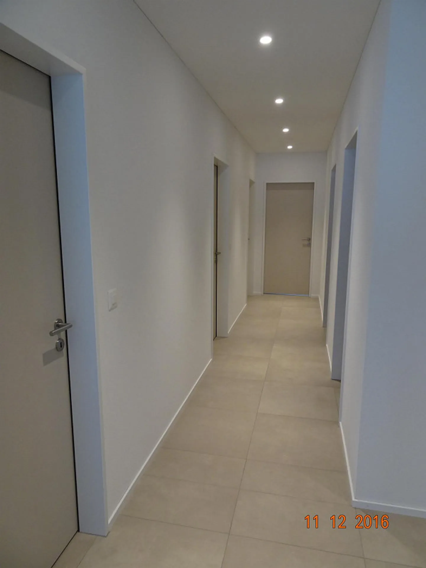 Spacious, Quiet 4 1/2 Room Apartment on the 1st Floor - Photo 6 of 13