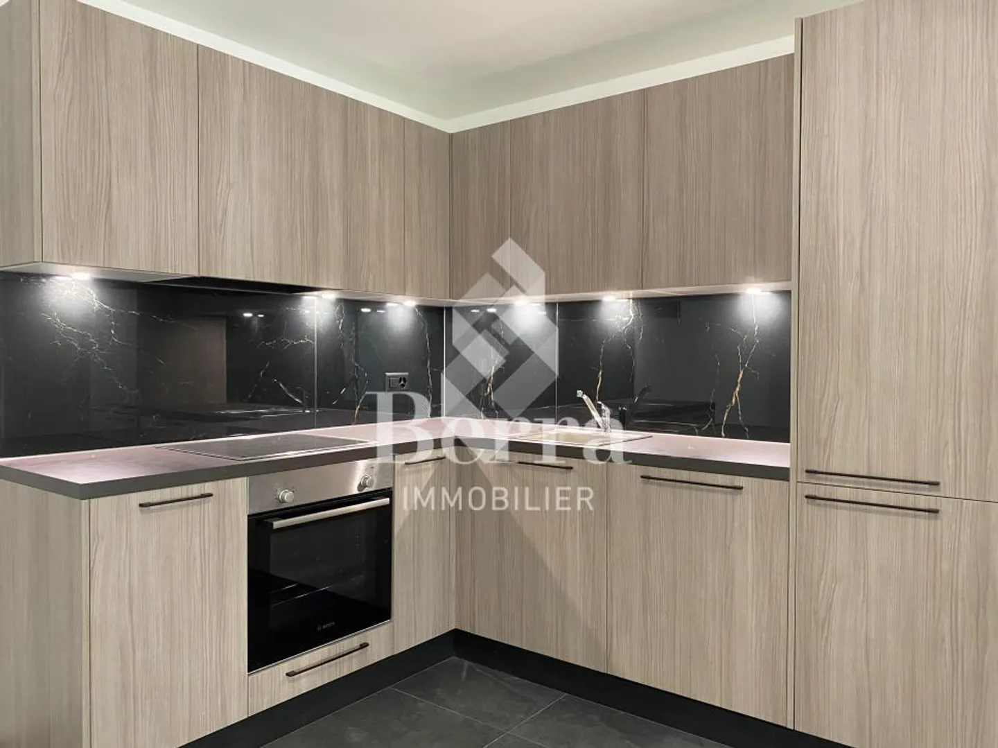 Grand appartement de 3,5 pièces dans un nouveau bâtiment avec jardin, disponible immédiatement ! - Photo 3 sur 13