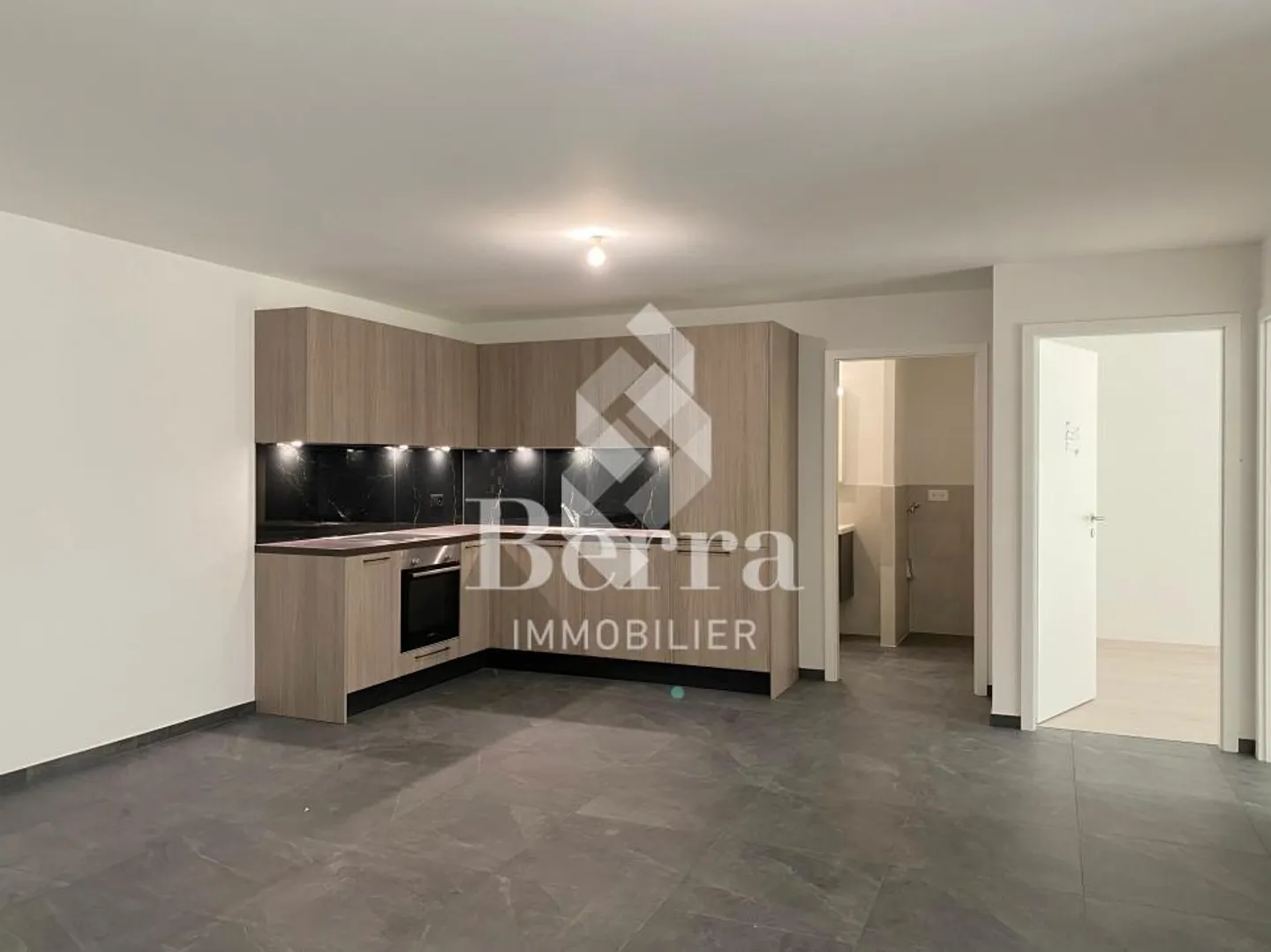 Grand appartement de 3,5 pièces dans un nouveau bâtiment avec jardin, disponible immédiatement ! - Photo 4 sur 13