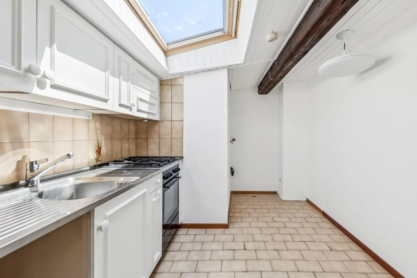 Characterful penthouse with exceptional panorama - Photo 6 of 8