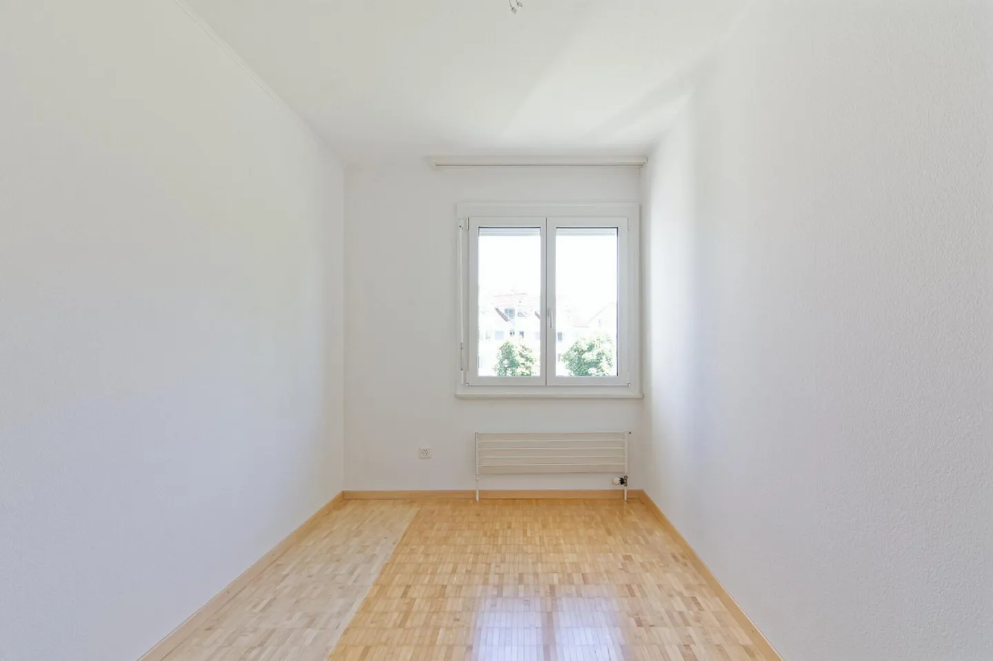 Bright 3.5-Room Apartment Near the Lake - Photo 8 of 14