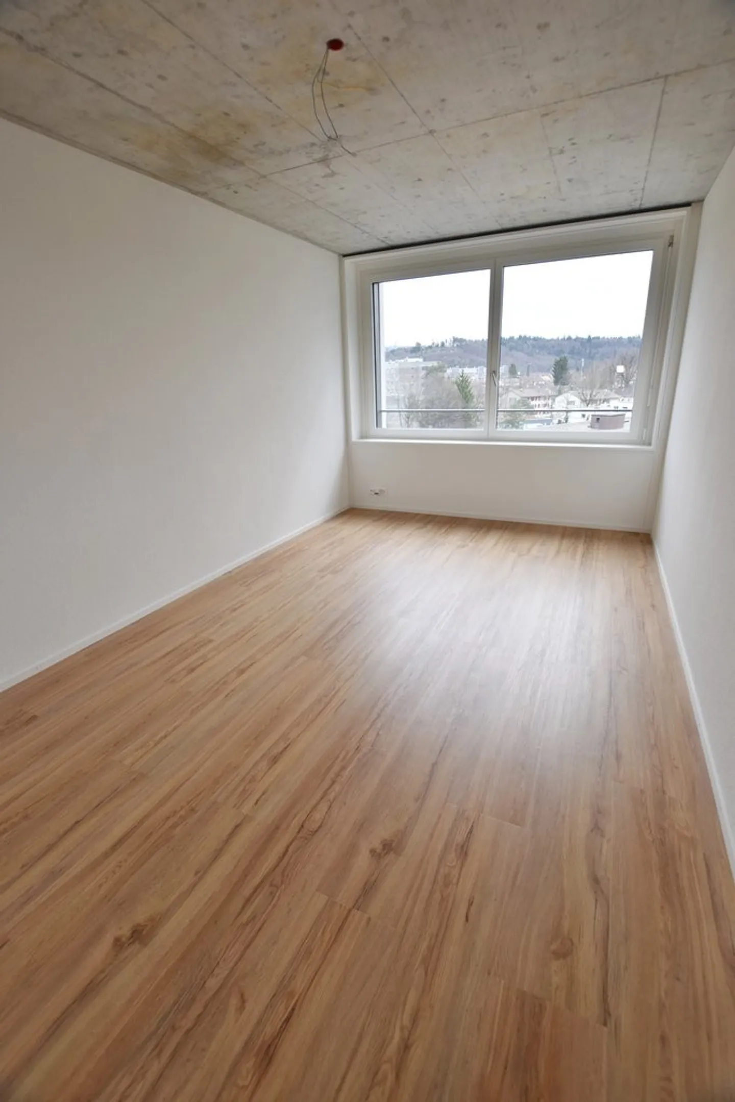 Moderno appartamento di 2,5 stanze con grande terrazza sul tetto condivisa - Foto 4 di 9