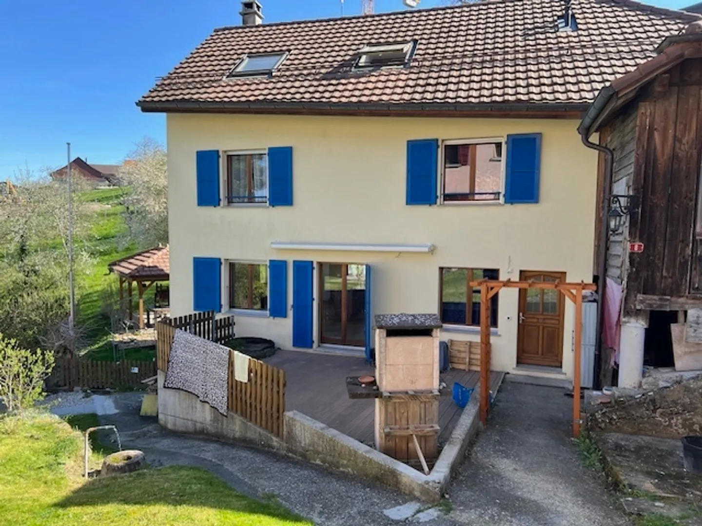 Casa singola in affitto - Foto 3 di 13