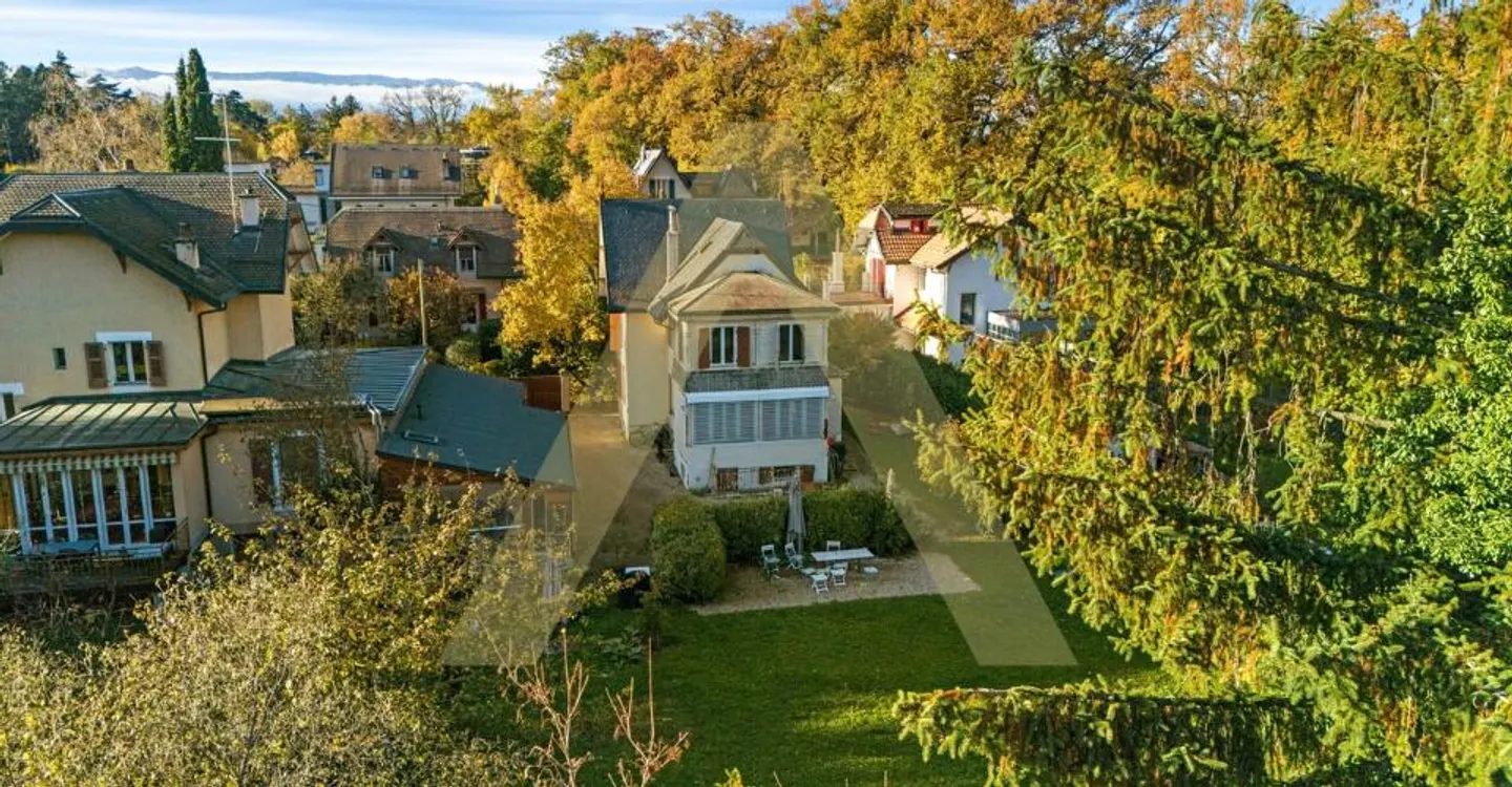 Charmantes Haus mit Renovierungspotenzial - Foto 3 von 13