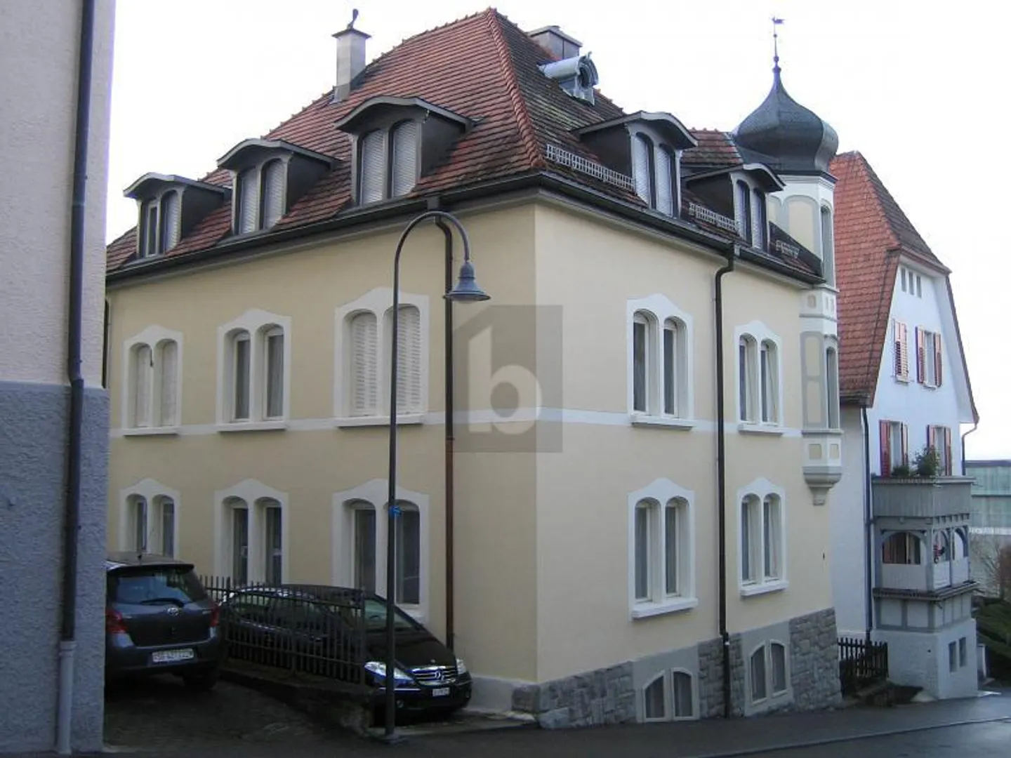 Charmantes Mehrfamilienhaus - Foto 1 von 6