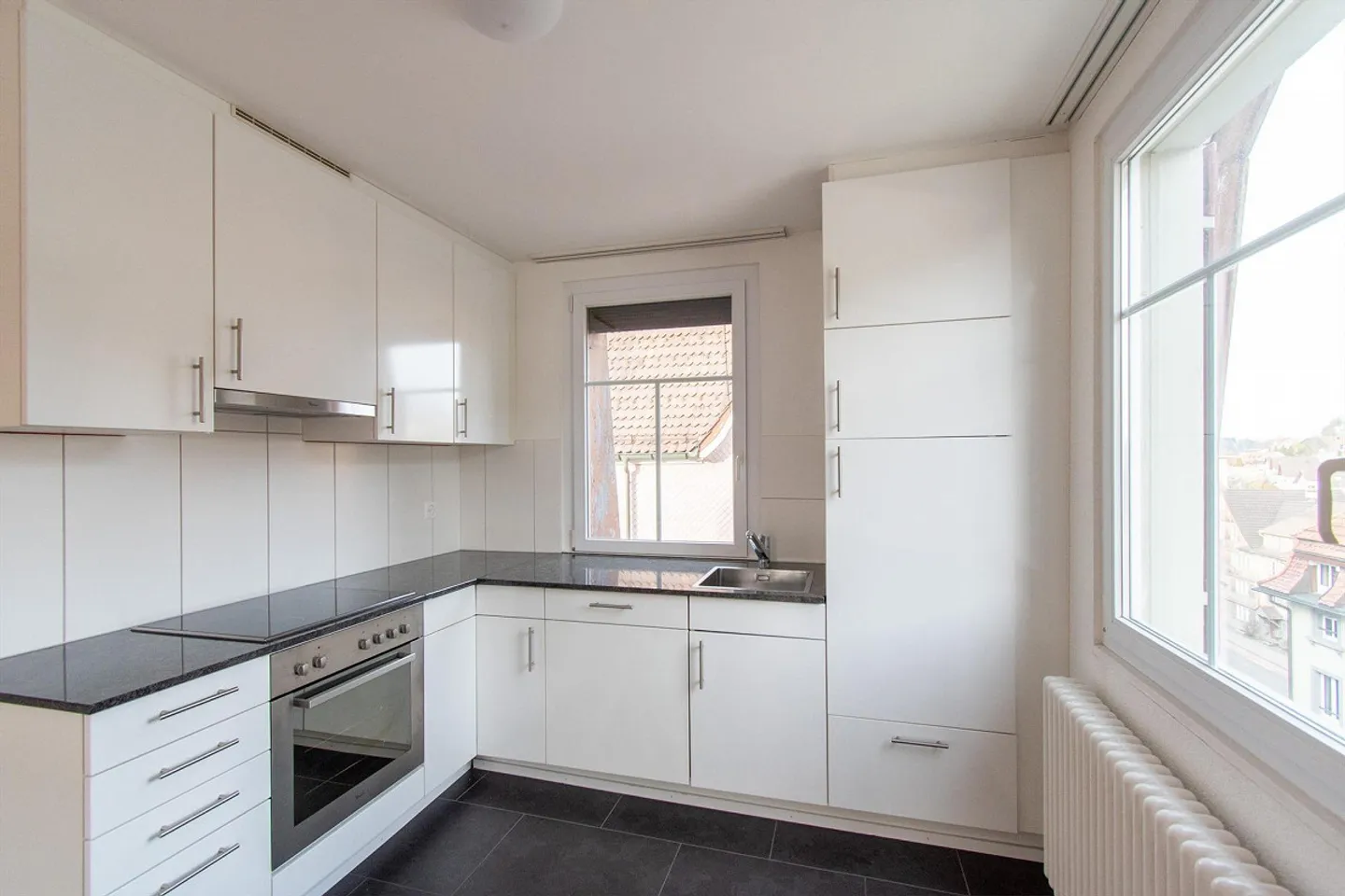 Appartamento soleggiato di 3,5 stanze con vista - Foto 4 di 13
