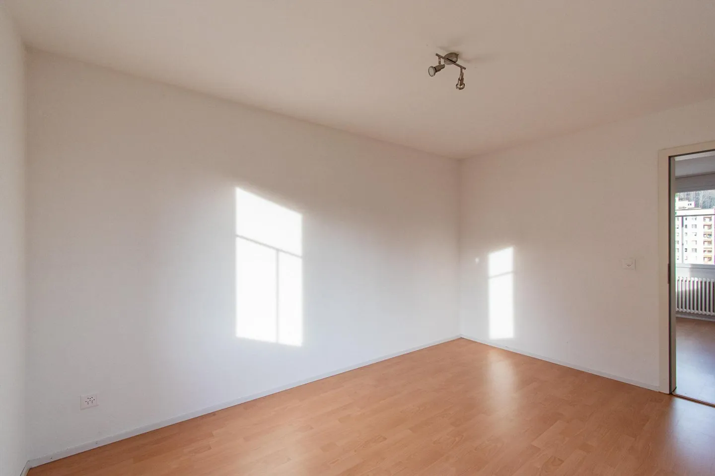 Appartamento soleggiato di 3,5 stanze con vista - Foto 8 di 13