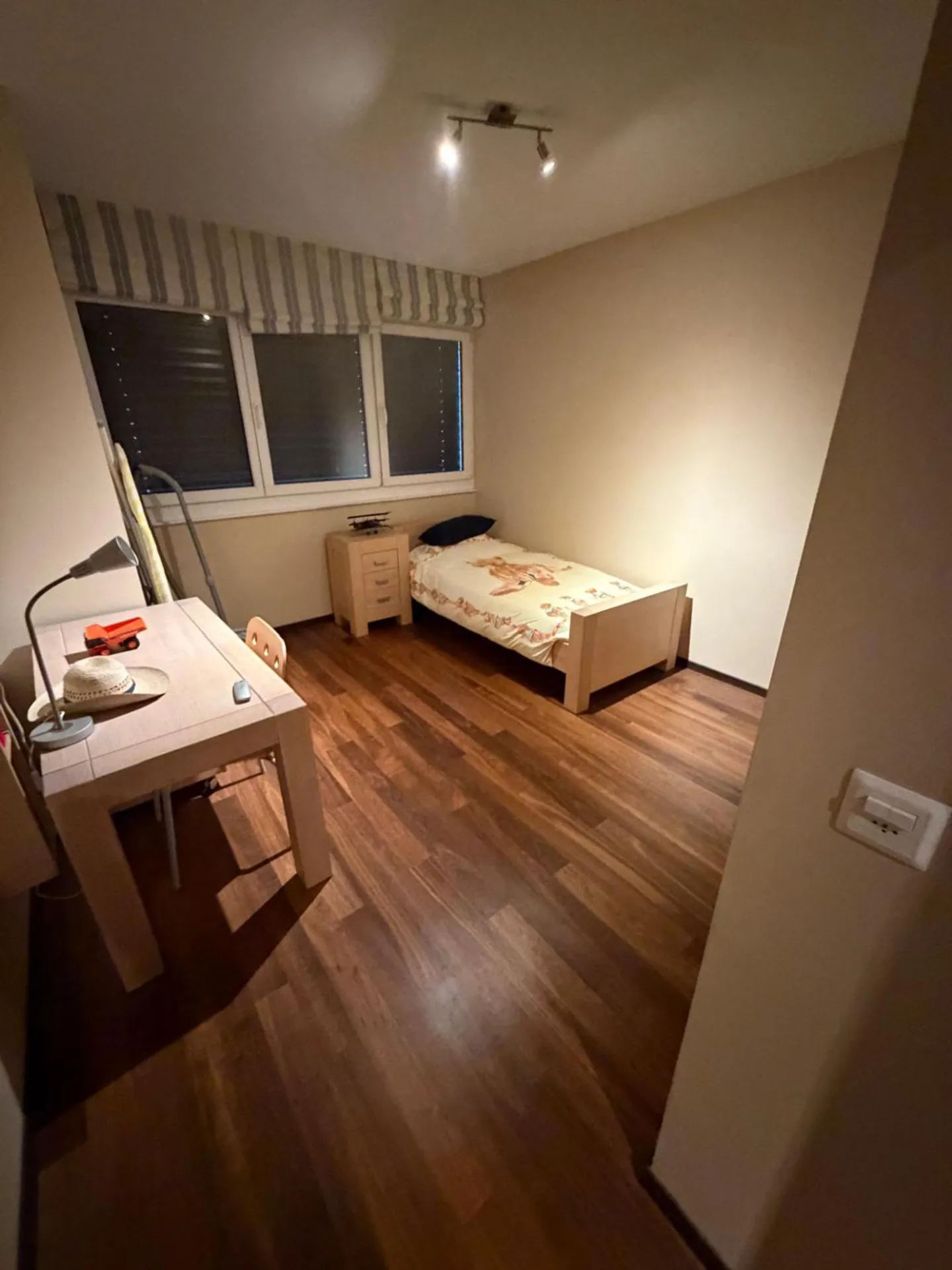 Appartement spacieux de 6 pièces - Photo 12 sur 22