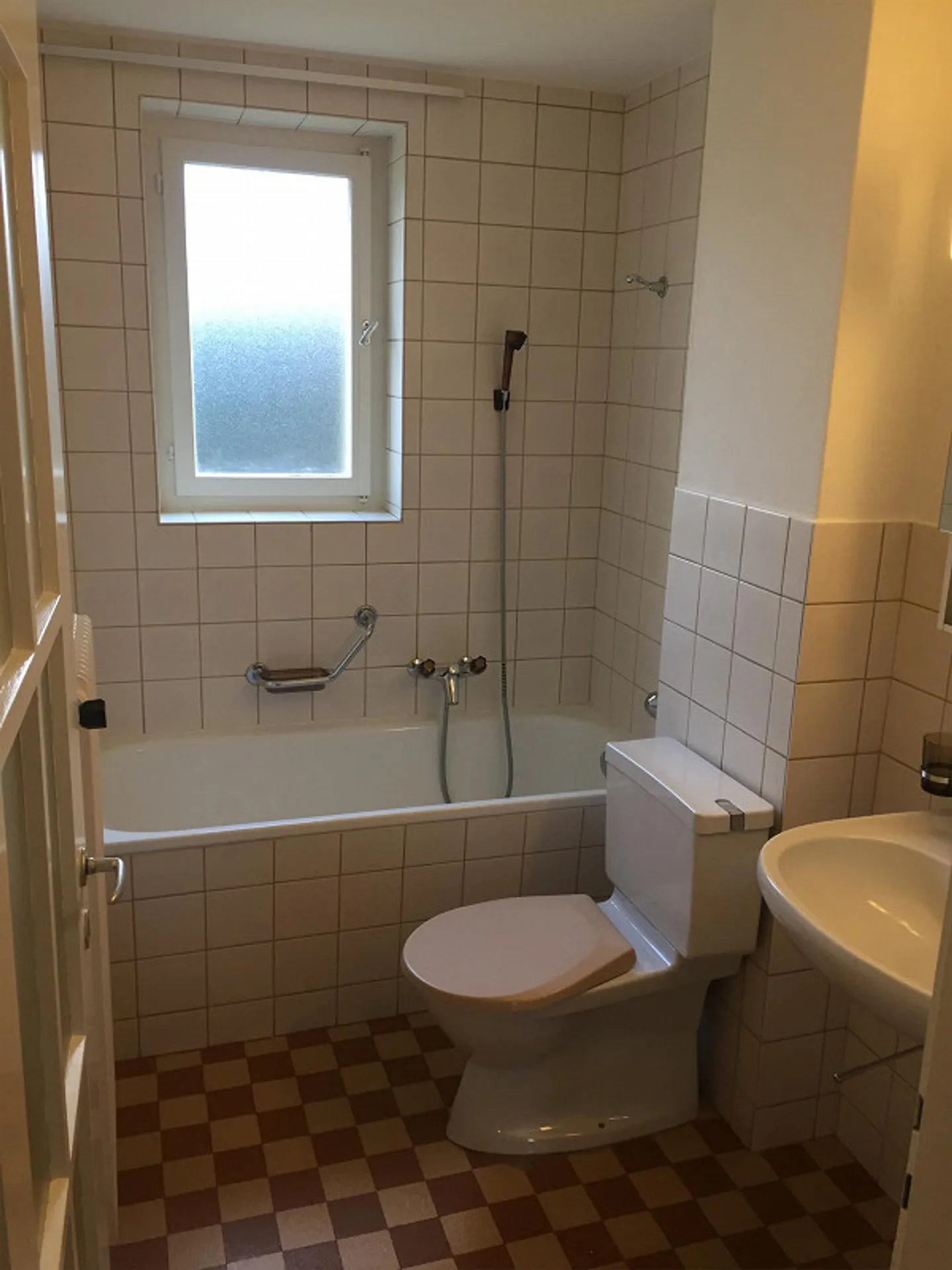 Quiet and affordable old building apartment - Photo 4 of 7