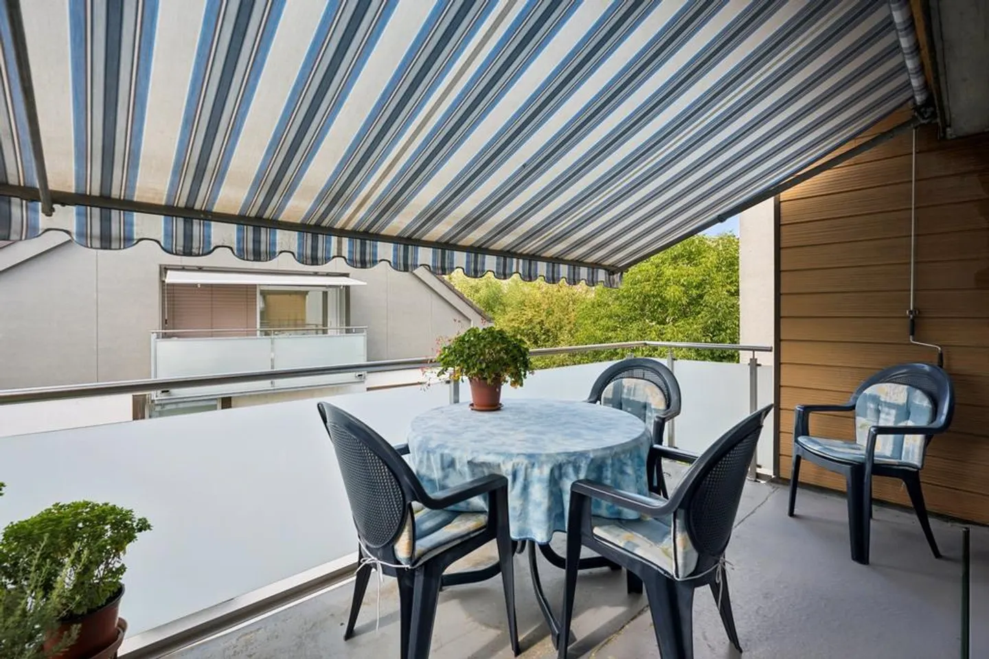 Condominium de 5,5 pièces dans les combles avec vue - Photo 6 sur 12