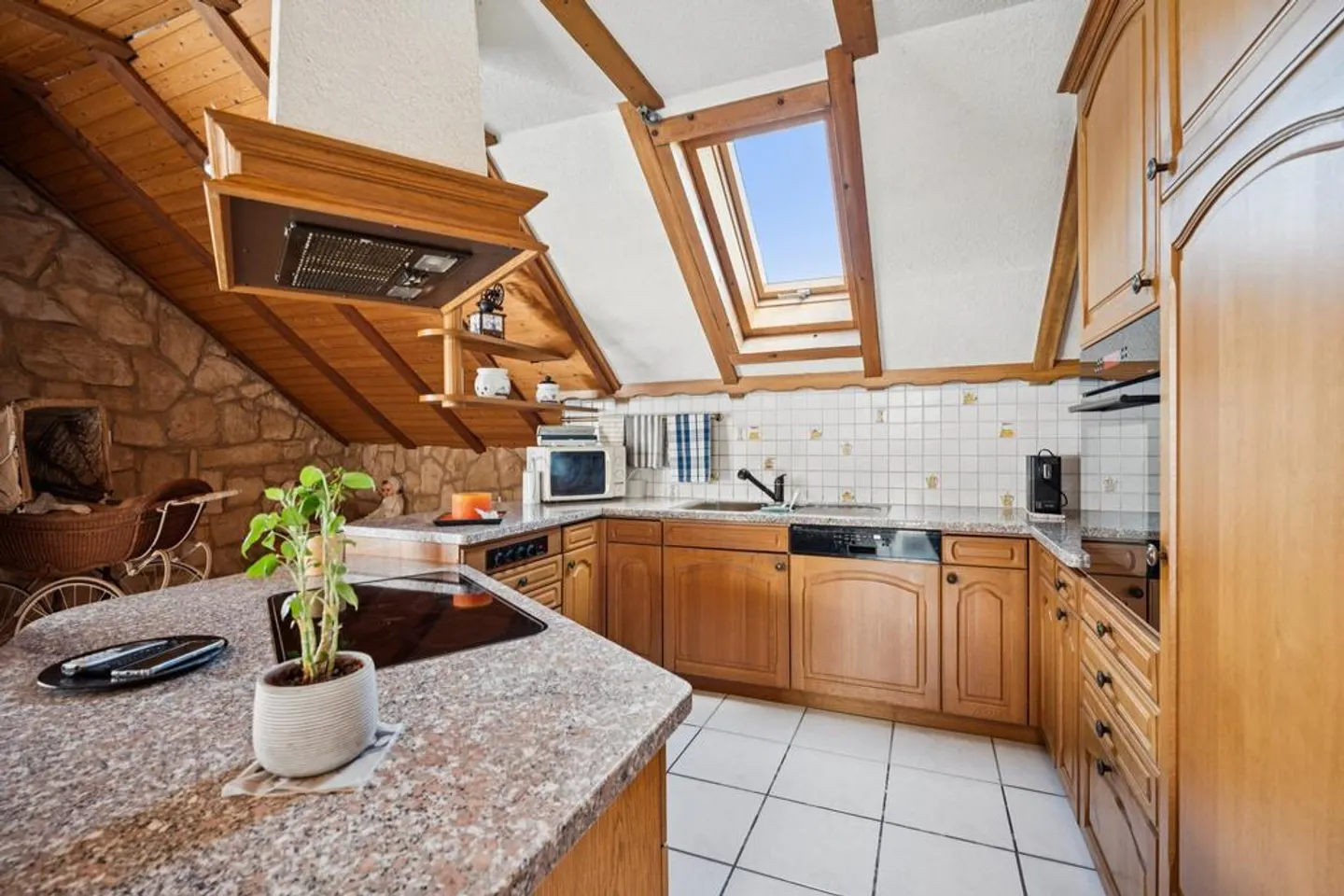 Condominium de 5,5 pièces dans les combles avec vue - Photo 7 sur 12