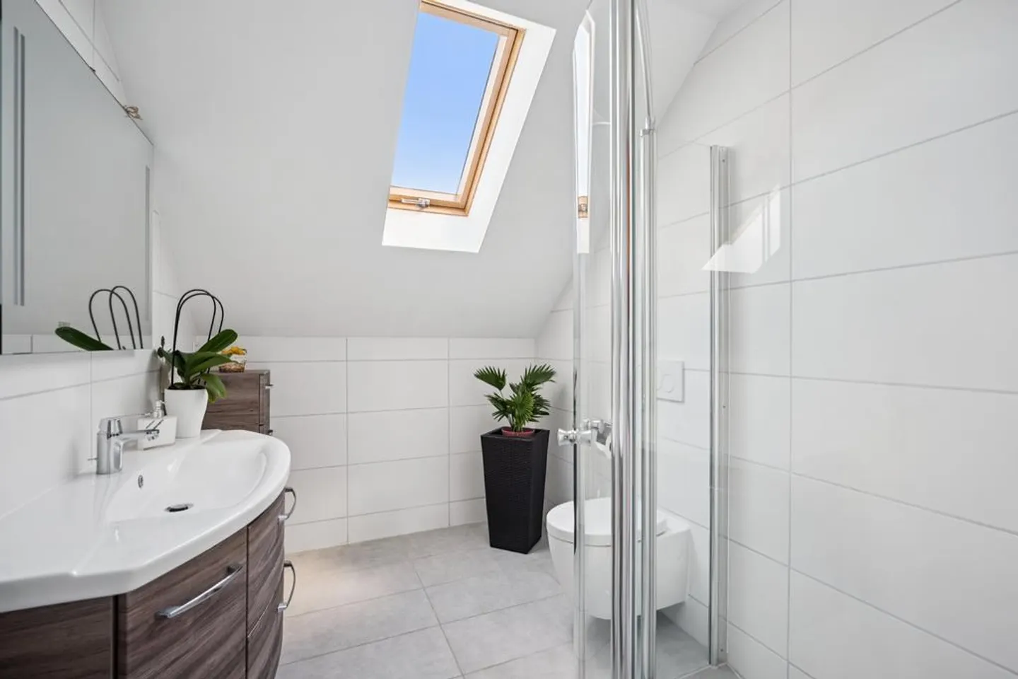 Condominium de 5,5 pièces dans les combles avec vue - Photo 8 sur 12