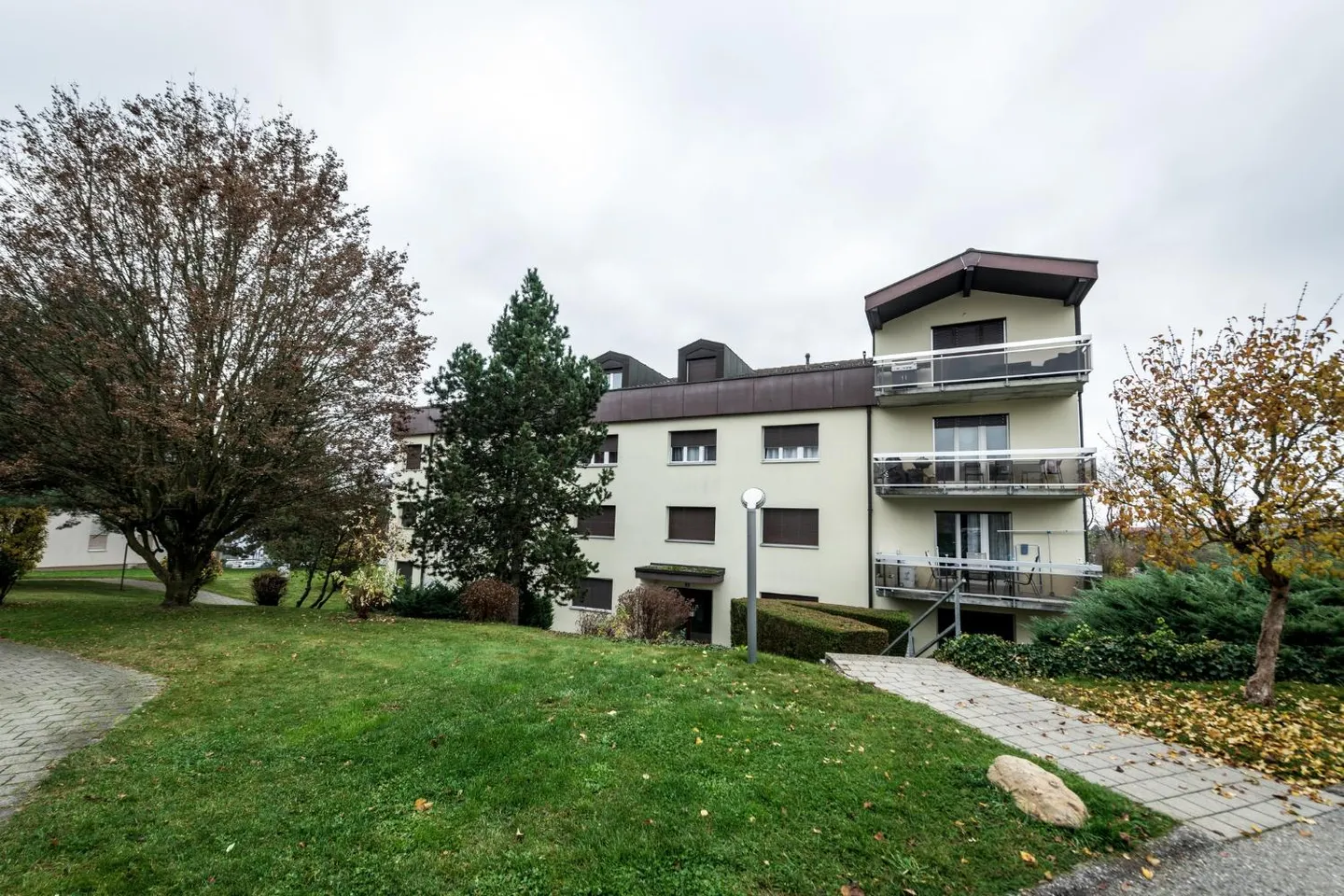 3.5 Room Apartment - Photo 1 of 7