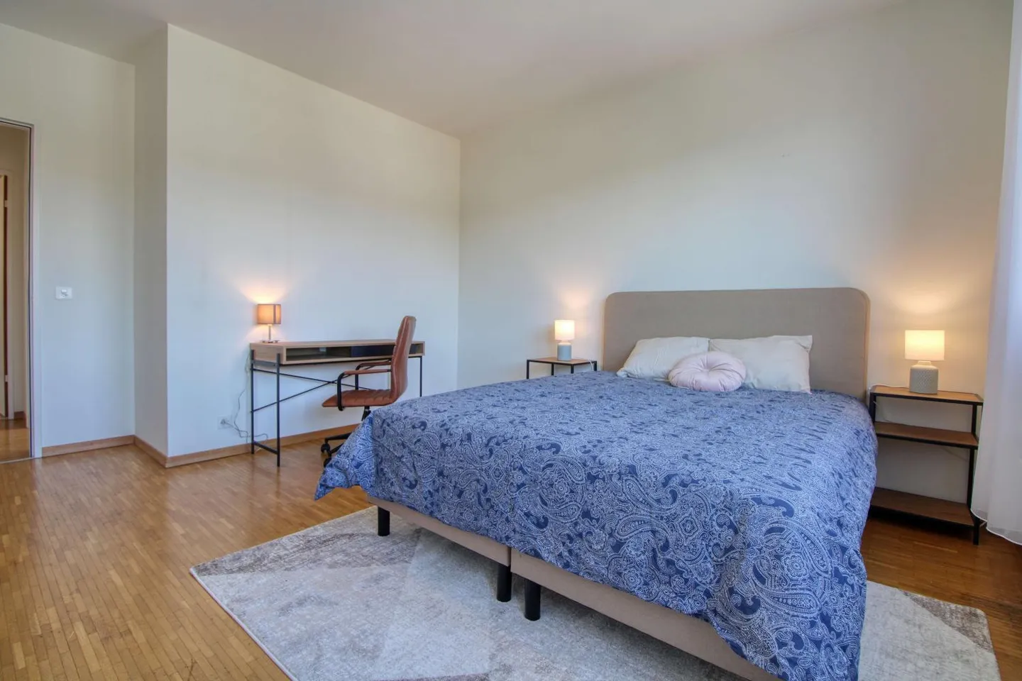 Elegant Coliving with Stunning Lake and Mountain Views - Photo 4 of 29