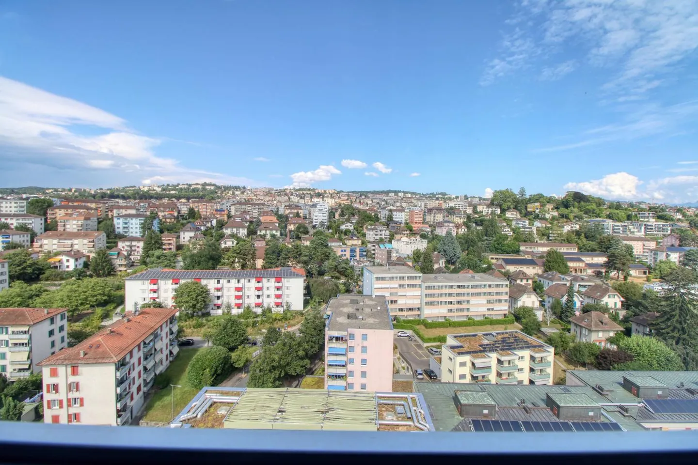 Elegant Coliving with Stunning Lake and Mountain Views - Photo 9 of 29