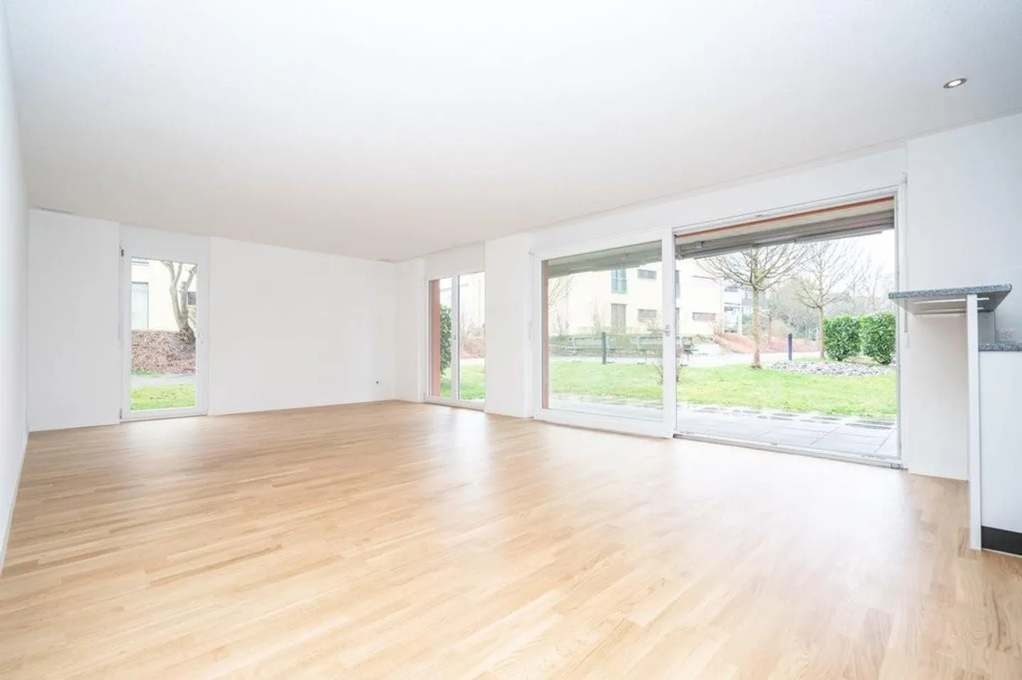 Moderne 4.5-Zimmer-Wohnung mit Terrasse - Foto 1 von 8