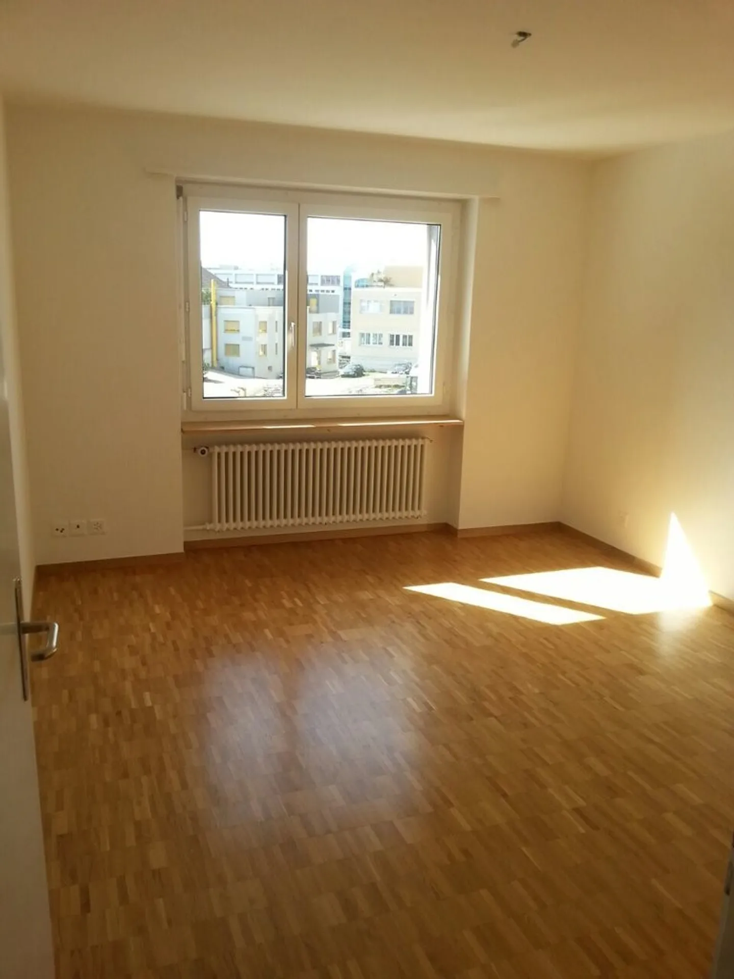 Appartamento luminoso in un quartiere tranquillo / Appartamento di 3,5 stanze al piano terra - Foto 5 di 7