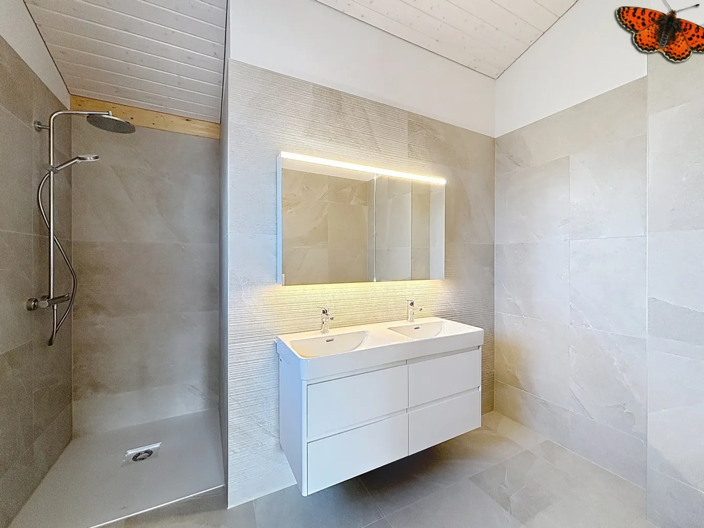 VILLA MAGNIFICA CON VISTA LAGO DISPONIBILE IMMEDIATAMENTE - Foto 9 di 14