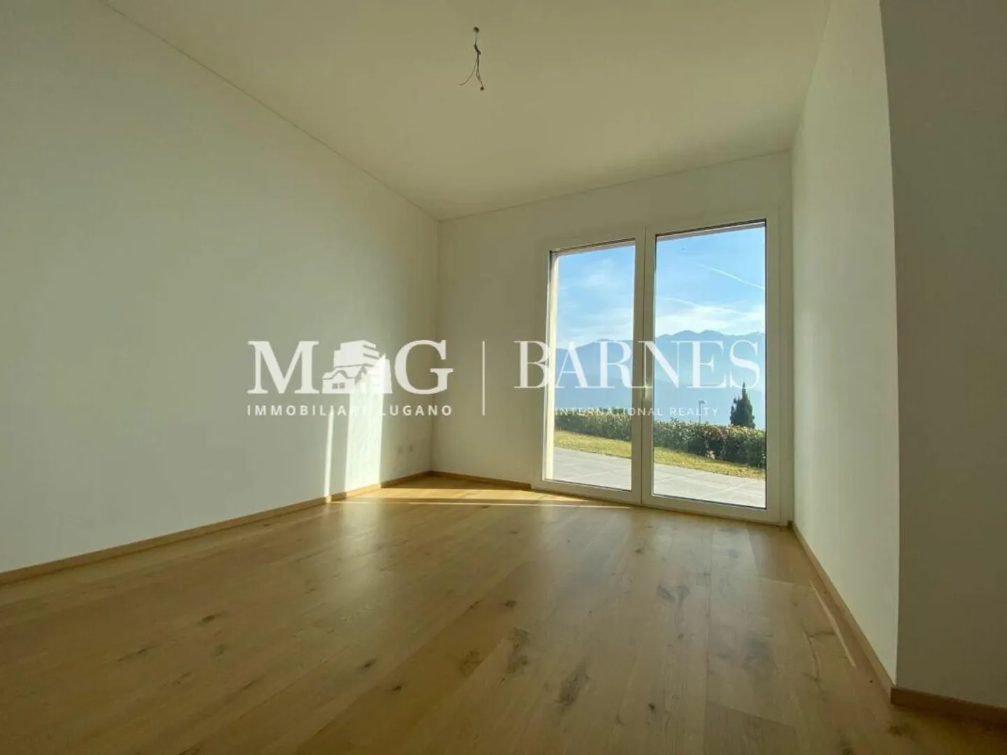 Attico moderno con vista lago - Foto 7 di 10