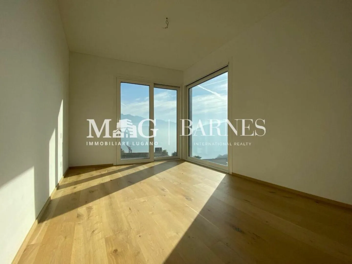 Attico moderno con vista lago - Foto 8 di 10