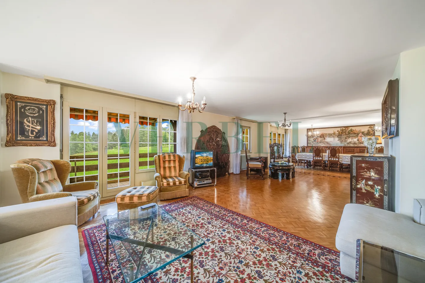 Spacious 5.5-room apartment with lake view - Photo 4 of 14