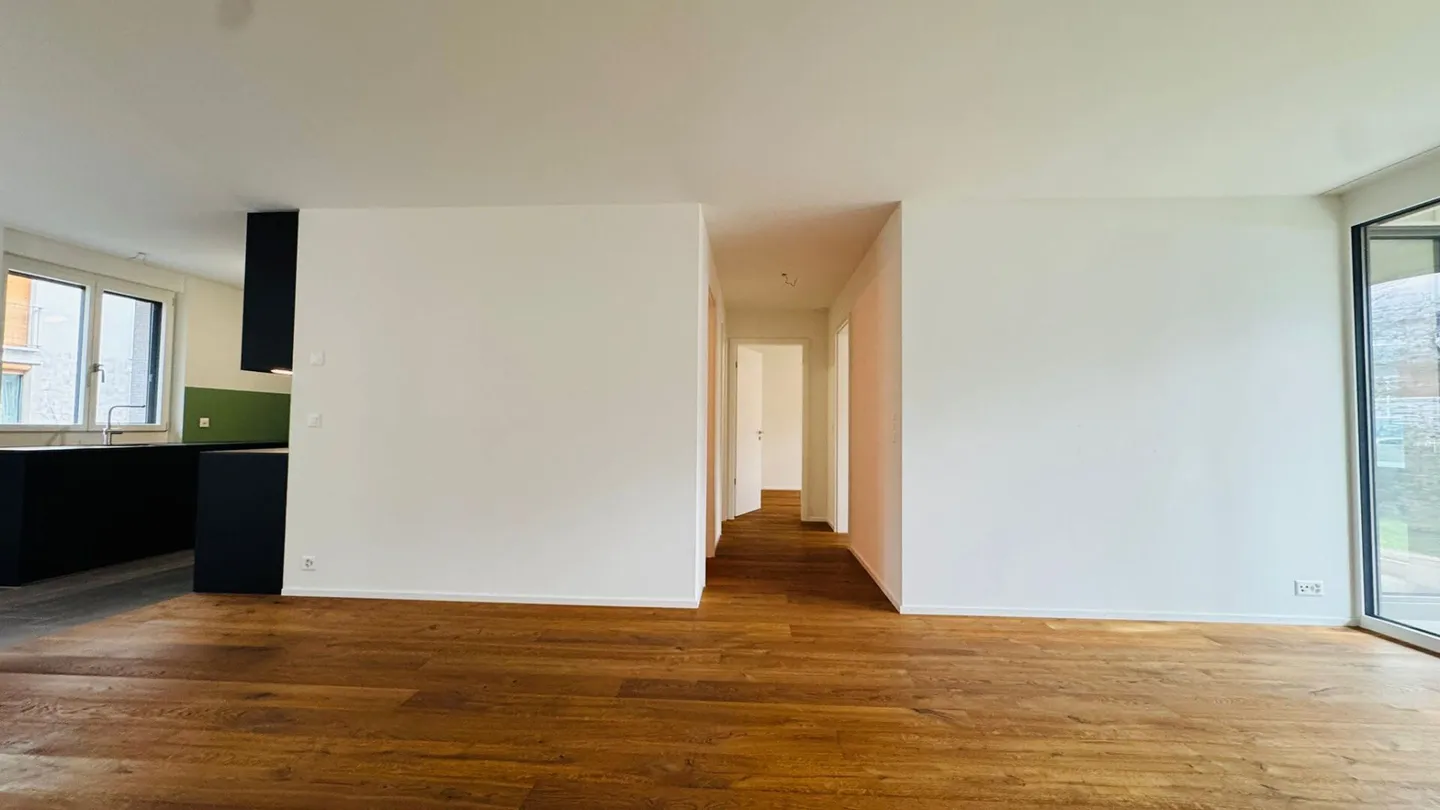 Appartamento al piano terra di 3,5 stanze, di nuova costruzione, in standard di proprietà con ingresso privato, torre di lavaggio privata e WC separato - Foto 5 di 12