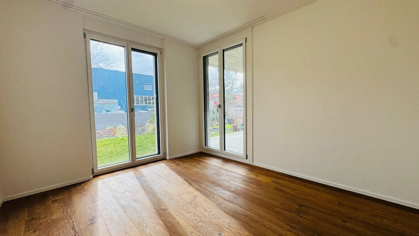 Appartamento al piano terra di 3,5 stanze, di nuova costruzione, in standard di proprietà con ingresso privato, torre di lavaggio privata e WC separato - Foto 11 di 12