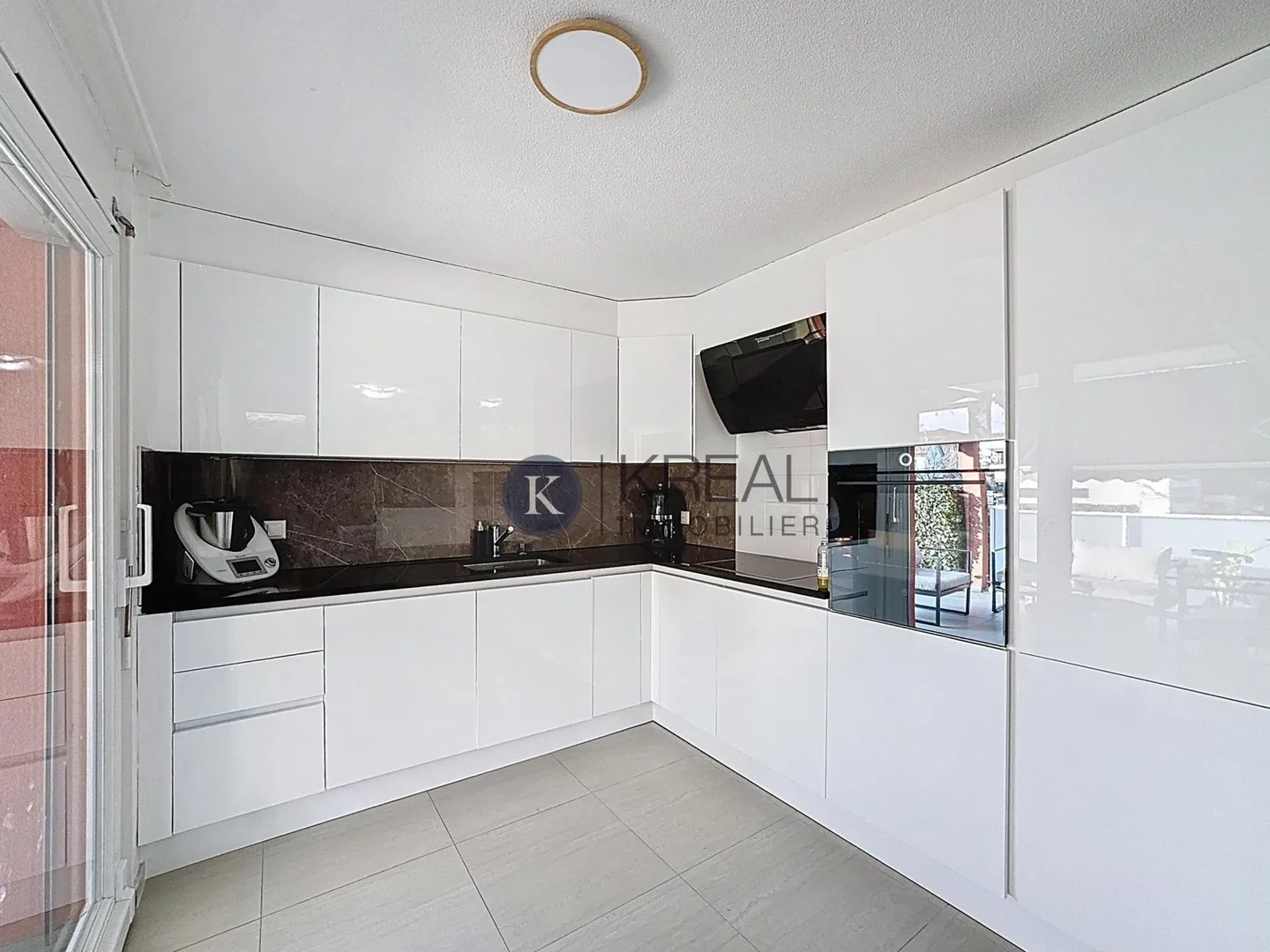 Spacious 4.5-room apartment with private garden and terrace: bright and renovated! - Photo 6 of 13