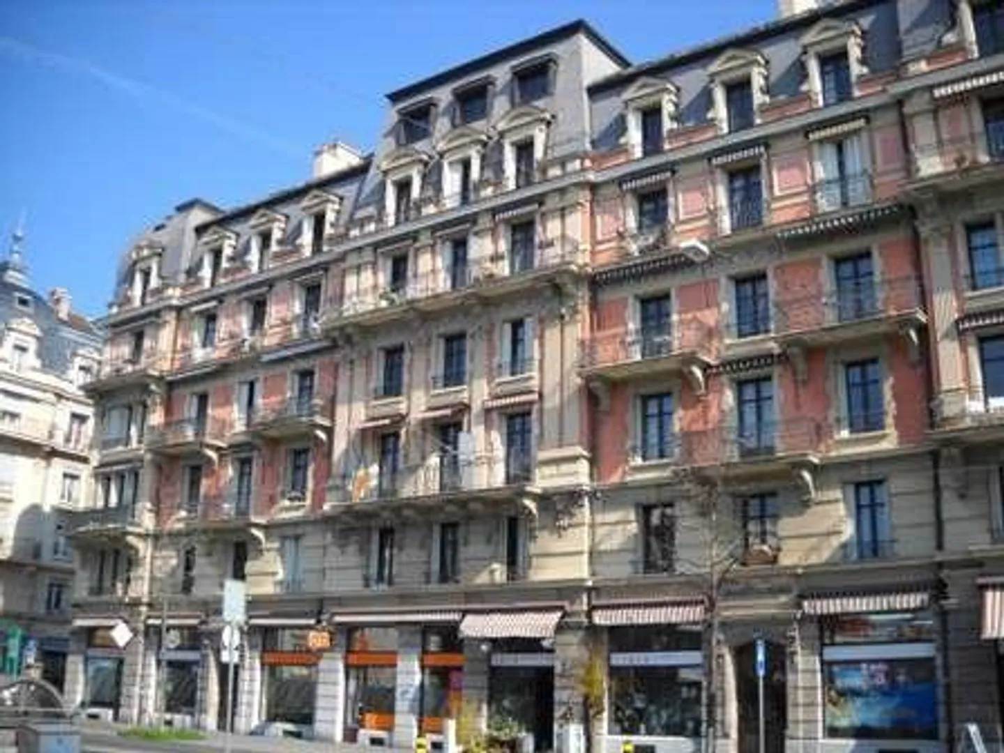 Parking space at Avenue d'Echallens 6-8 in Lausanne - Photo 1 of 1