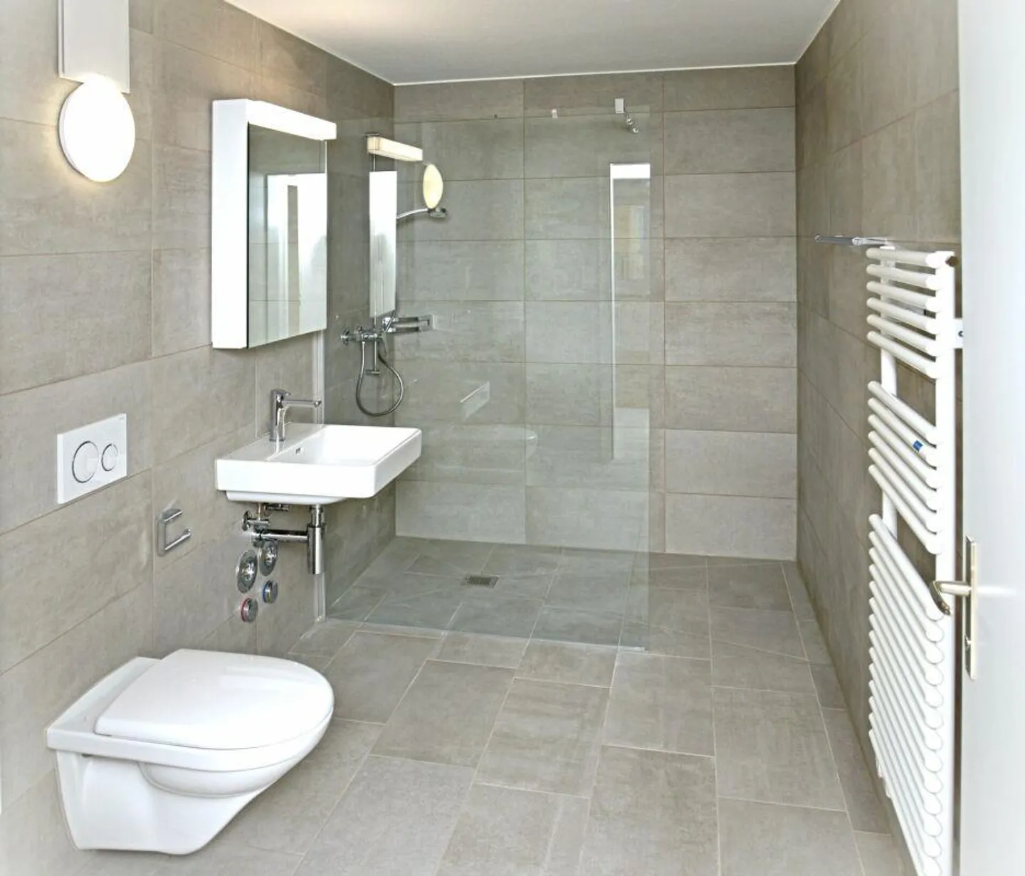 Moderne 3.5-Zimmer-Wohnung - Foto 2 von 8