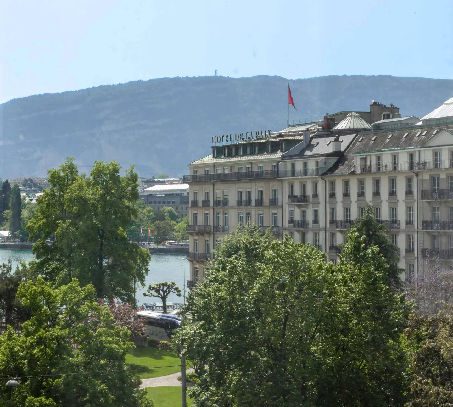 Bureau de Prestige Près du Lac - Photo 3 sur 11