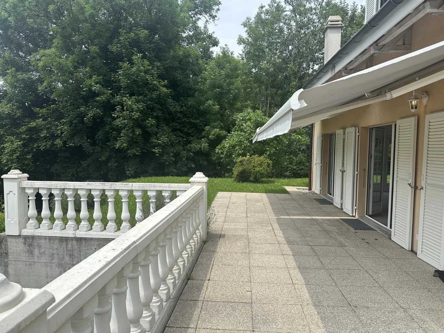 Villa 7,5 Zimmer - Foto 2 von 9
