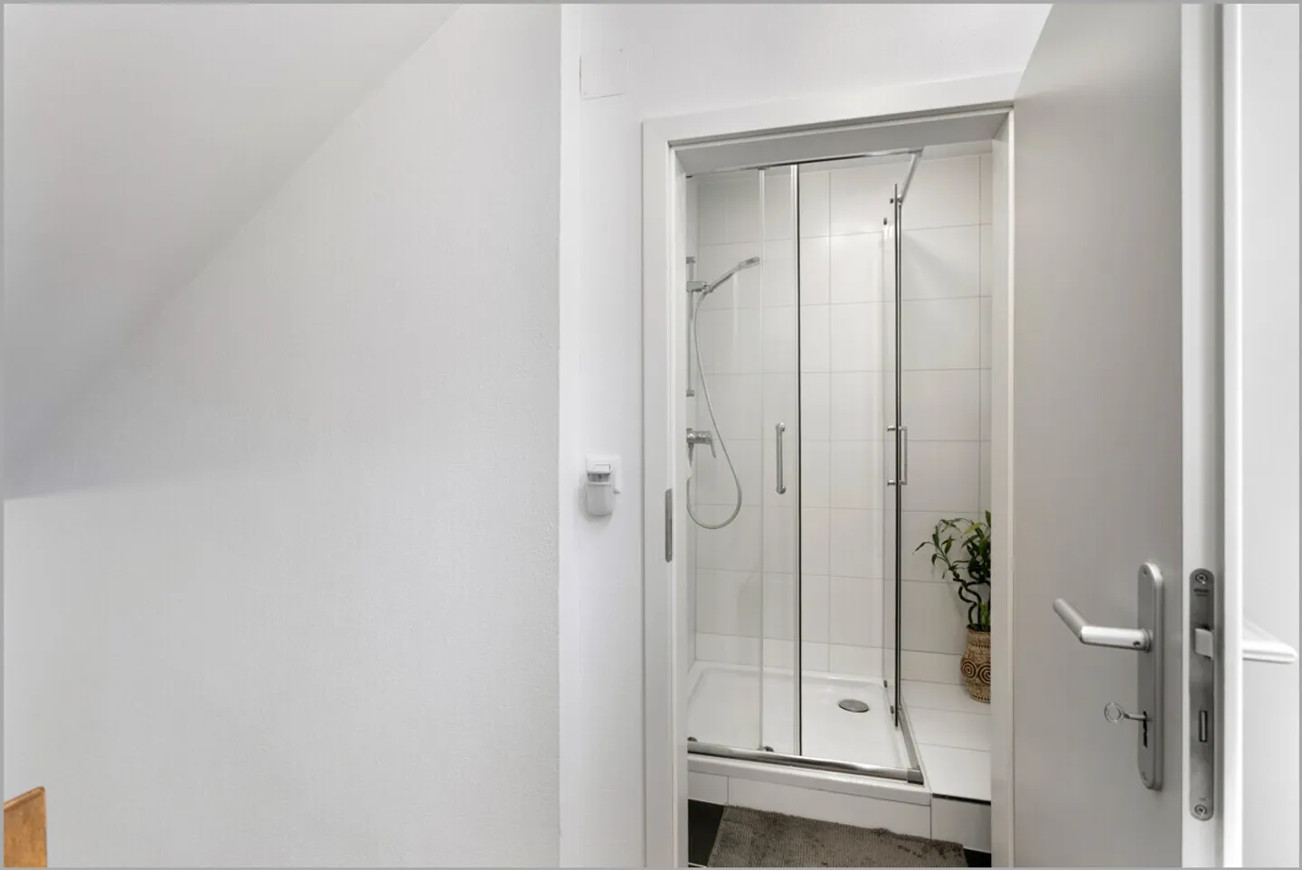 Modern Detached Family Home - Photo 12 of 13