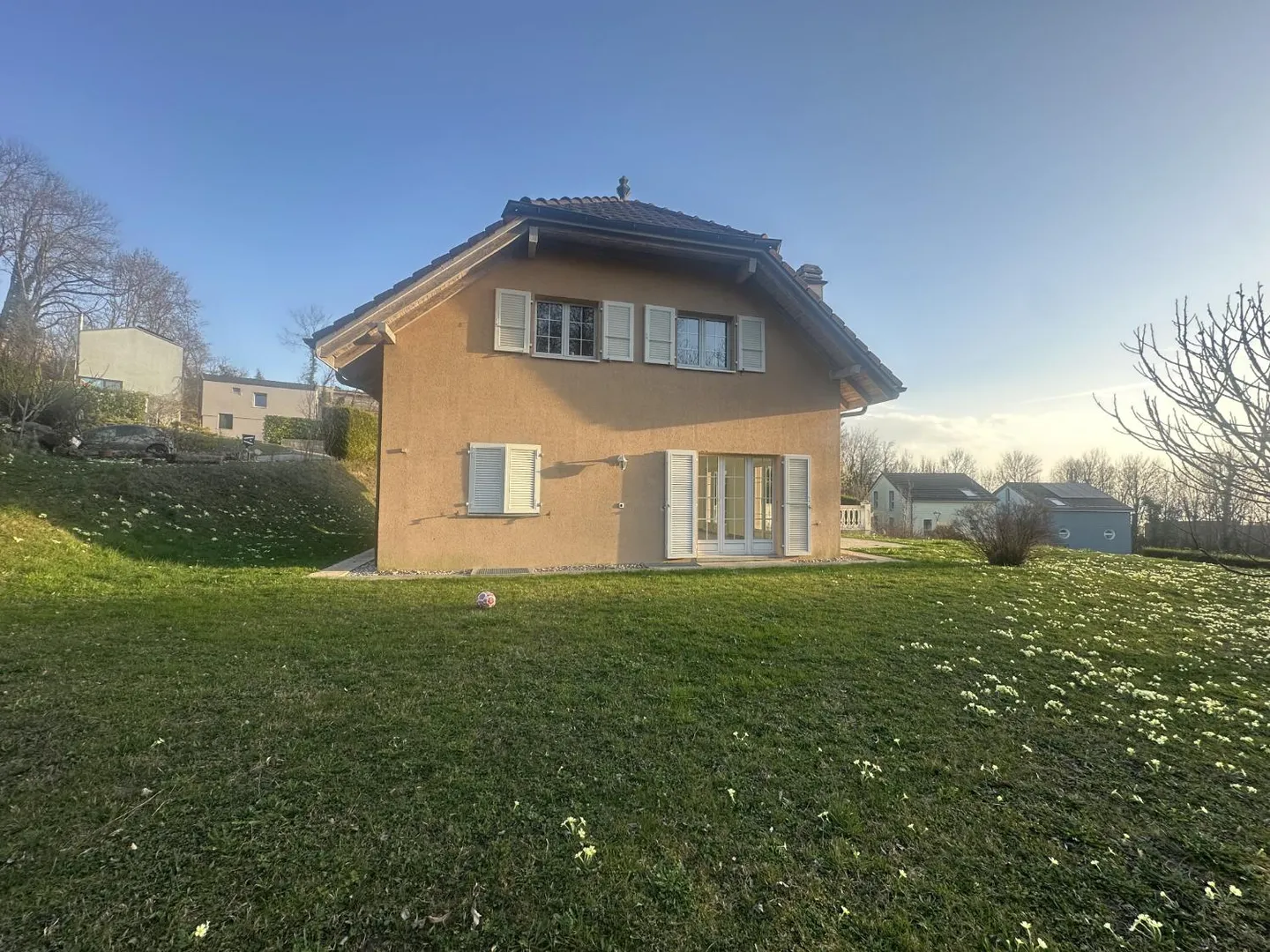 Villa 7,5 Zimmer - Foto 3 von 9