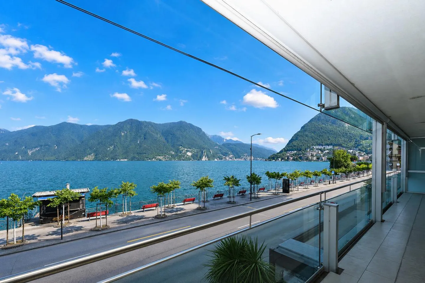 Elegante Büros mit Seeblick - Foto 1 von 15