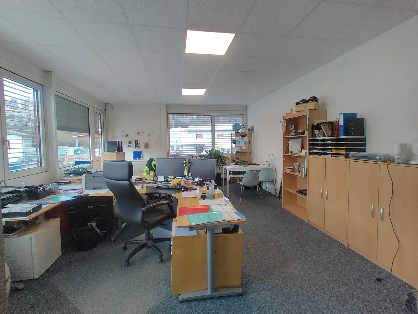 Uffici, laboratorio e magazzino di 4500 m2 in affitto a Romanel - Foto 3 di 6