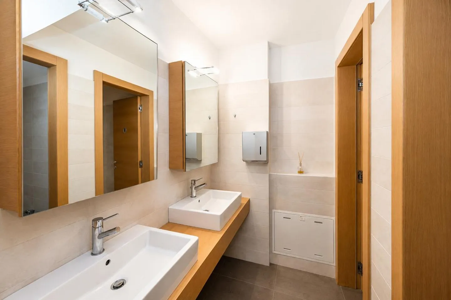 Elegante Büros mit Seeblick - Foto 15 von 15