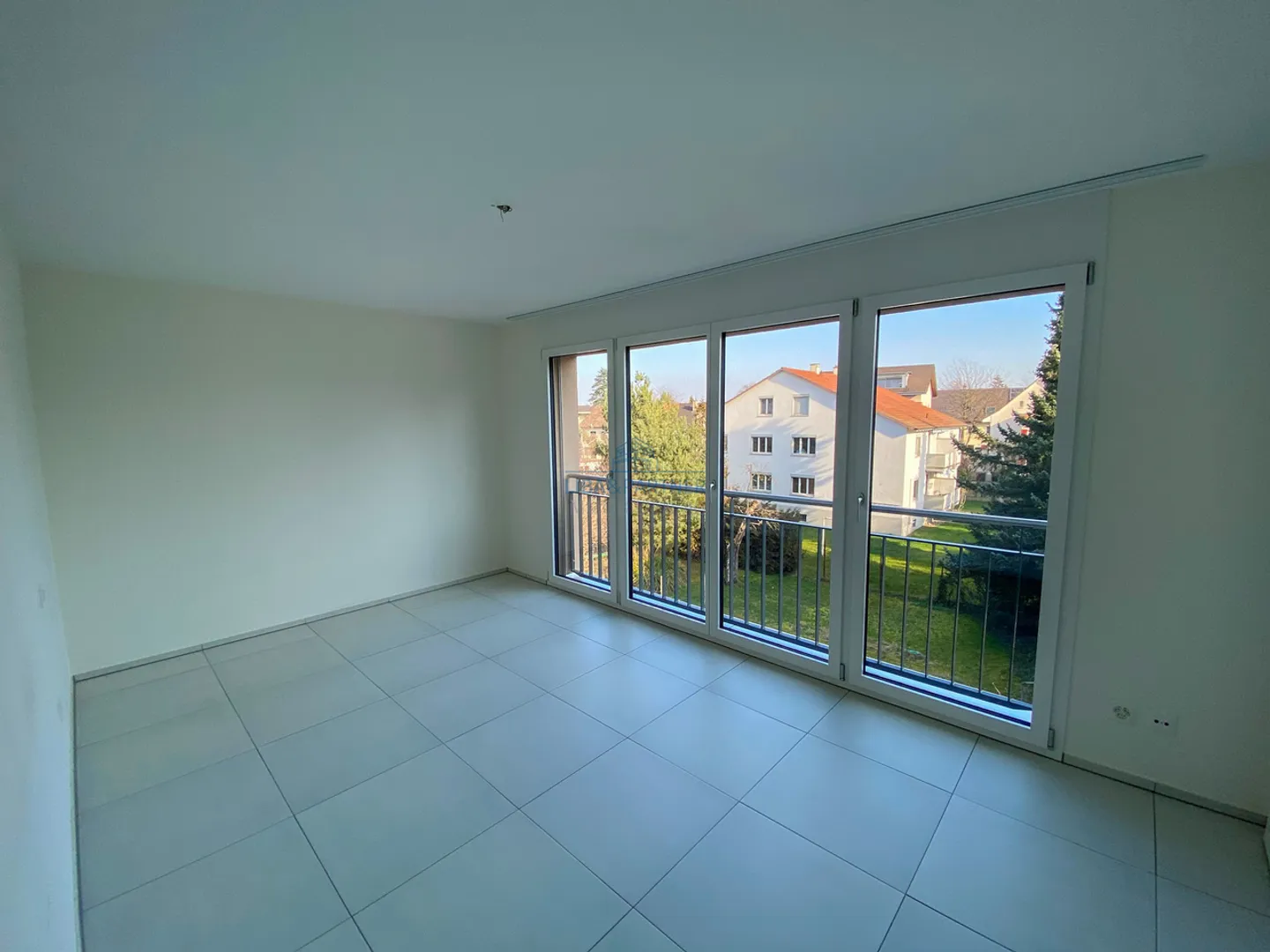 Appartamento di 3,5 stanze di prima classe nel cuore di Allschwil - Foto 3 di 6