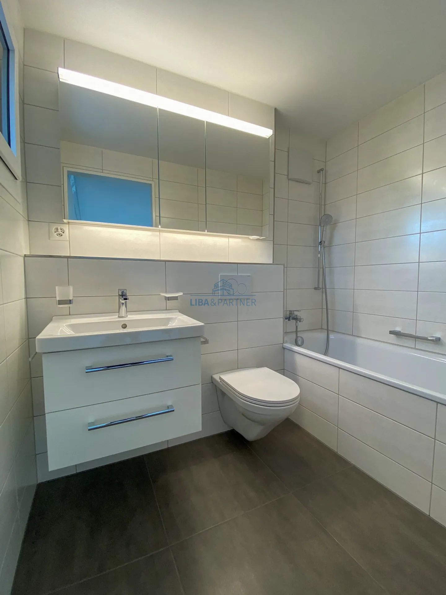 Appartamento di 3,5 stanze di prima classe nel cuore di Allschwil - Foto 5 di 6