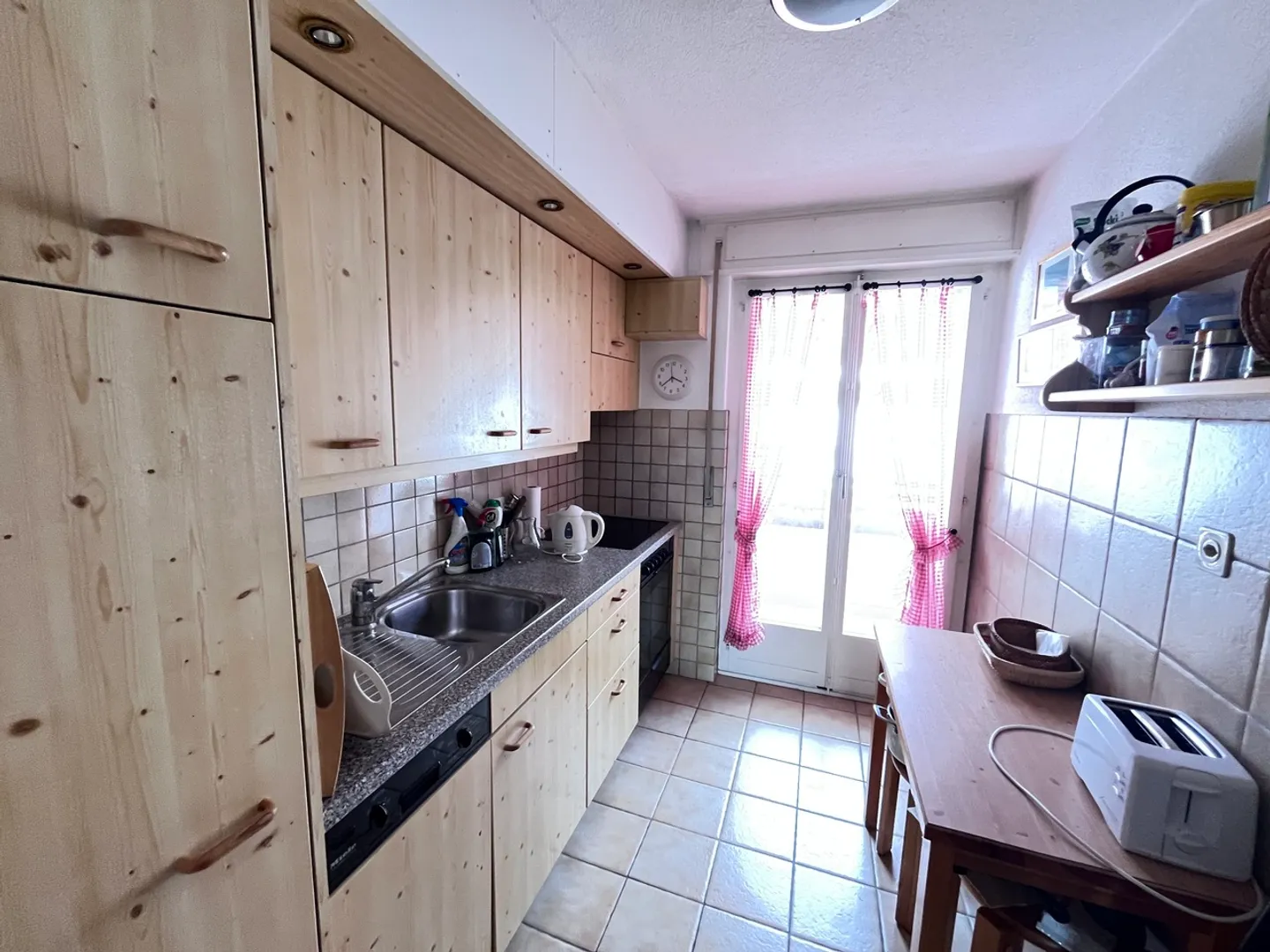 Appartement spacieux avec vue - Photo 4 sur 13